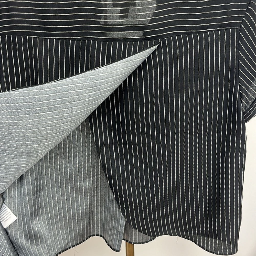Vintage 3/4 button tshirt with slit in back - Picture 5 of 6